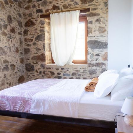 Вілла Rosales Stone House Amigdhalokefali Екстер'єр фото